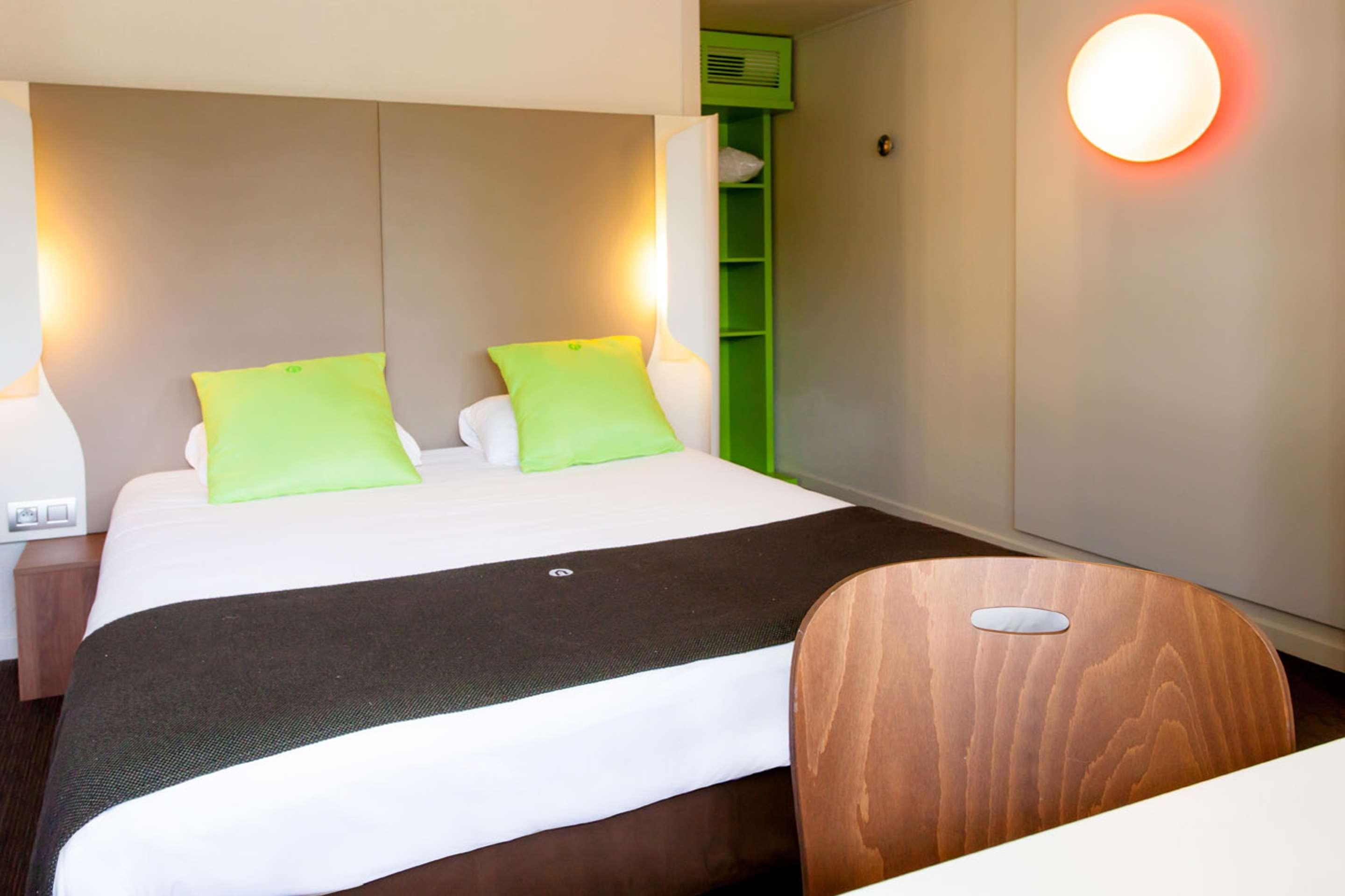 Campanile Hotel Beauvais Bagian luar foto