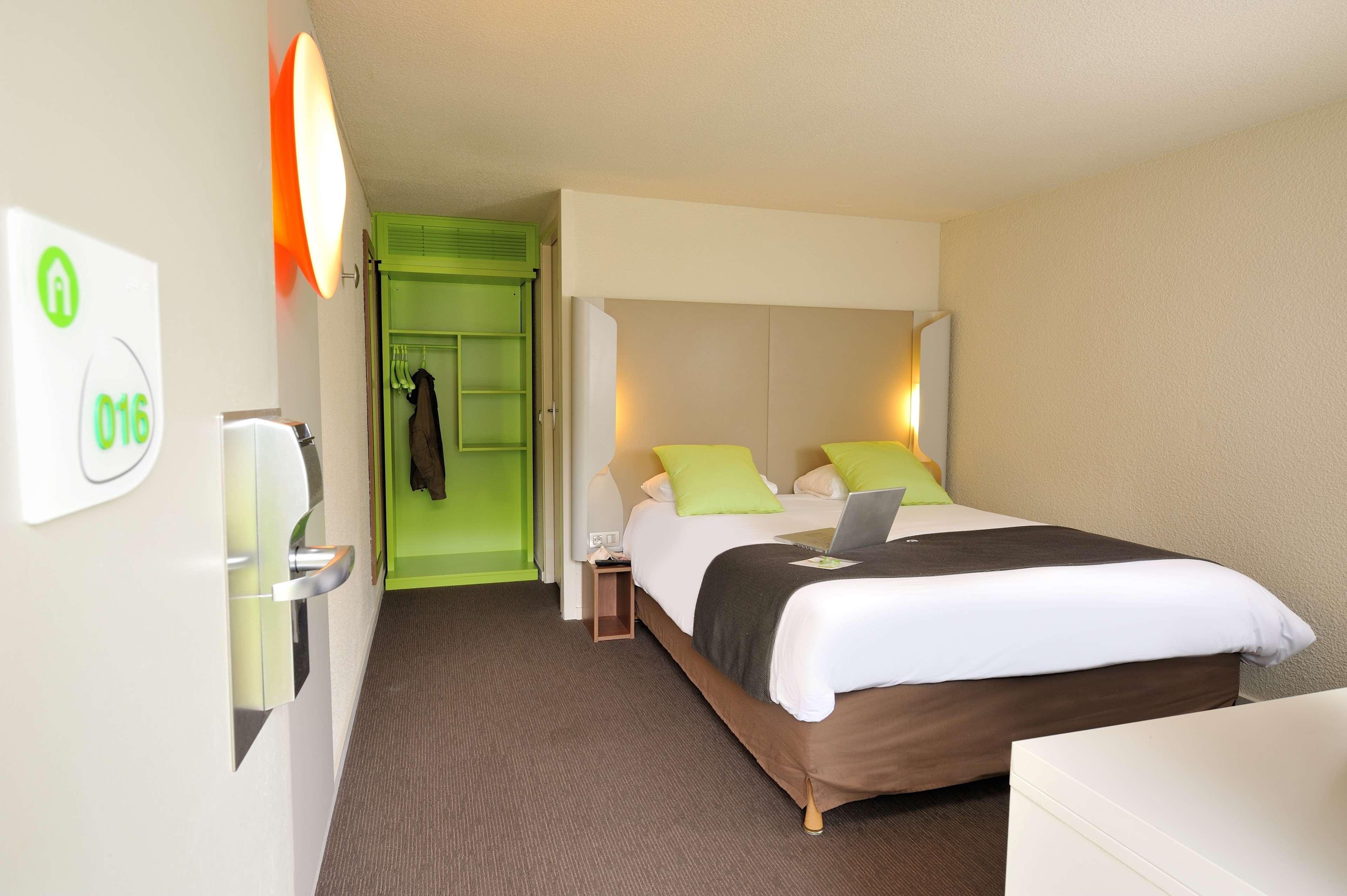 Campanile Hotel Beauvais Bagian luar foto