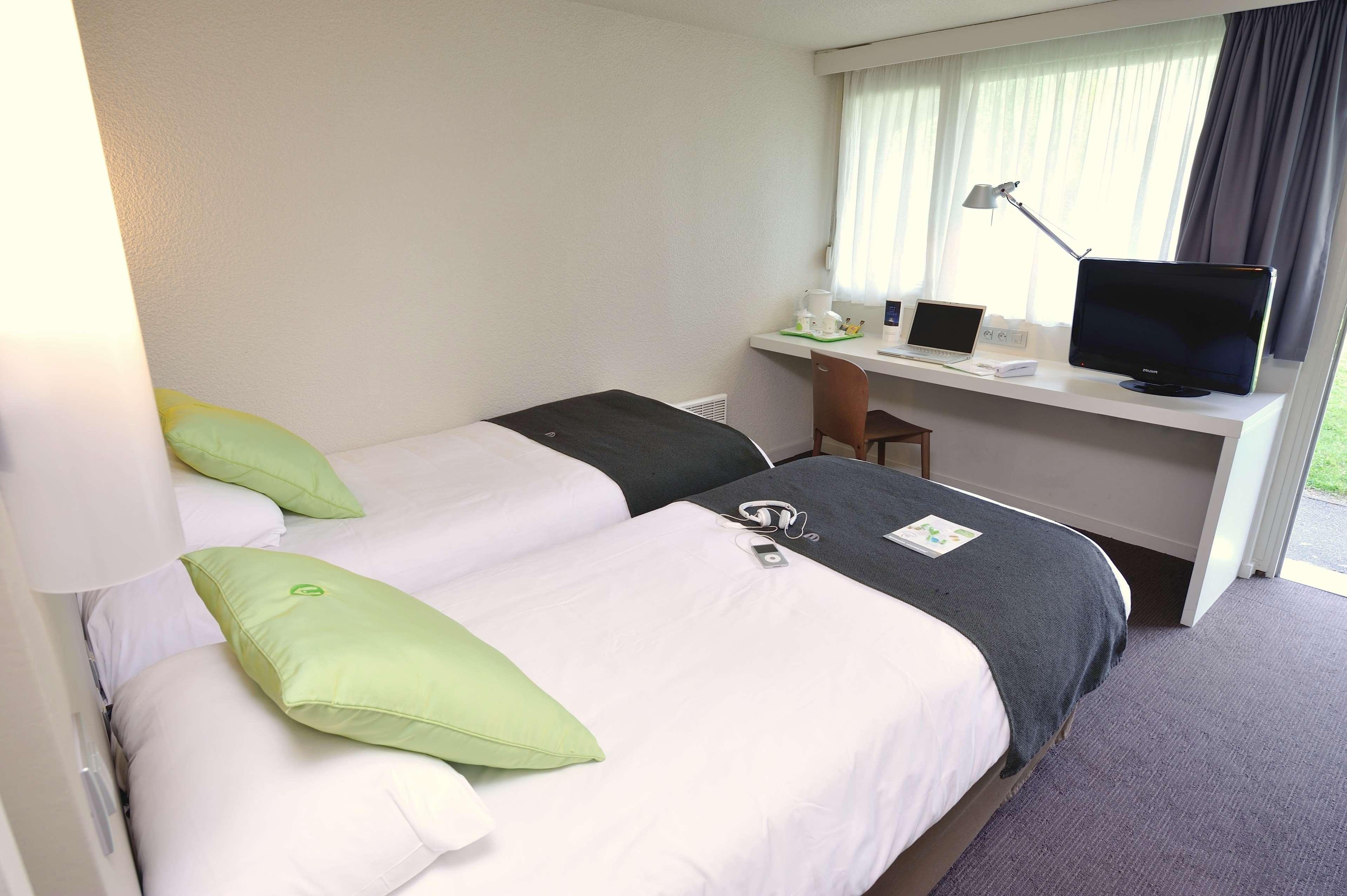 Campanile Hotel Beauvais Bagian luar foto