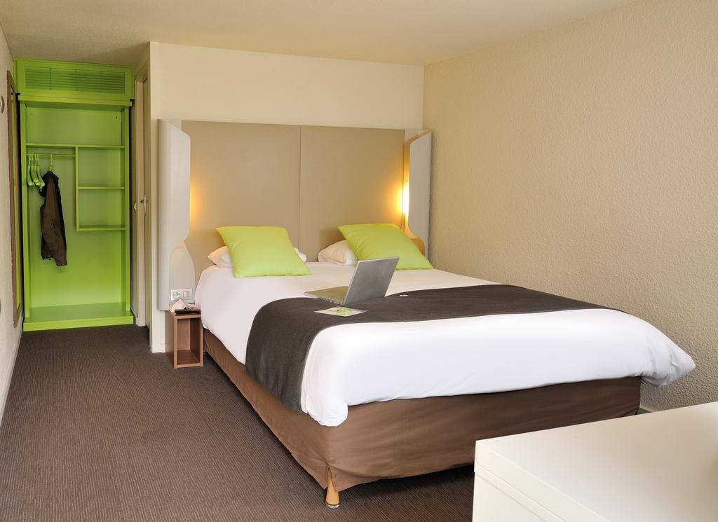 Campanile Hotel Beauvais Bagian luar foto