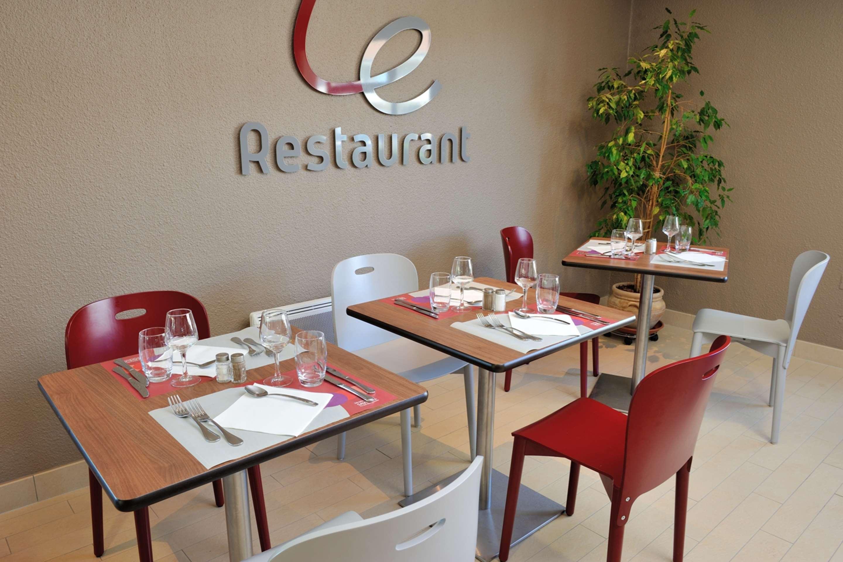 Campanile Hotel Beauvais Bagian luar foto